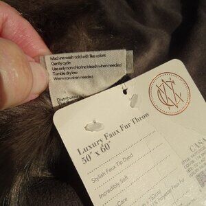 Casa by Victor Alfaro Luxury Faux Fur Throw 50" x 60" NWT $140.